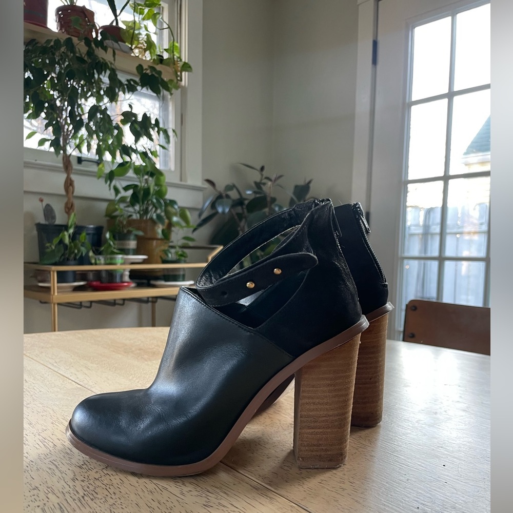 ALDO Genuine Leather Black Chunky Heel Mules, Flaw, 6